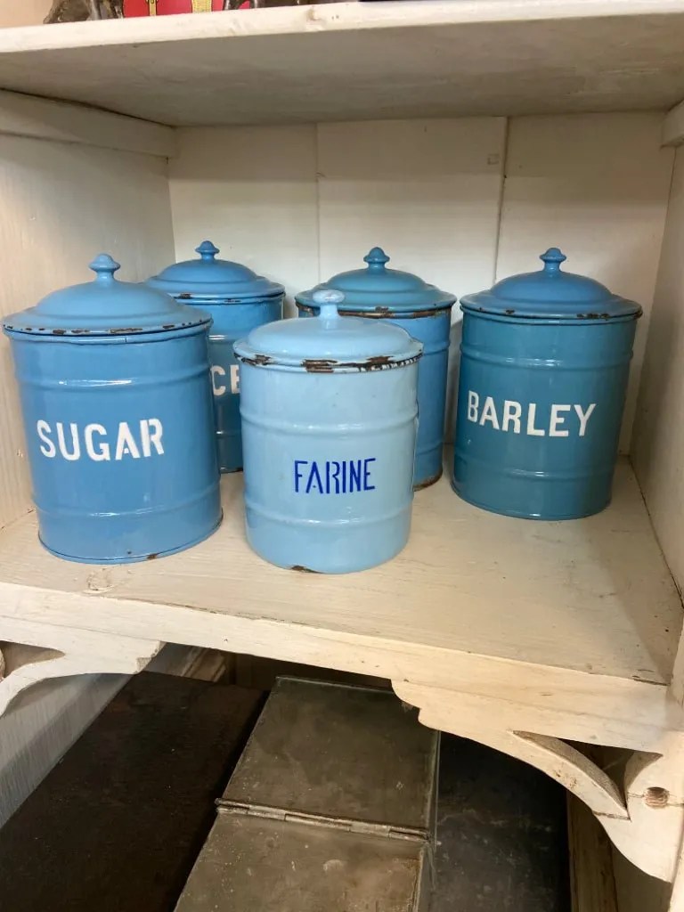Canister