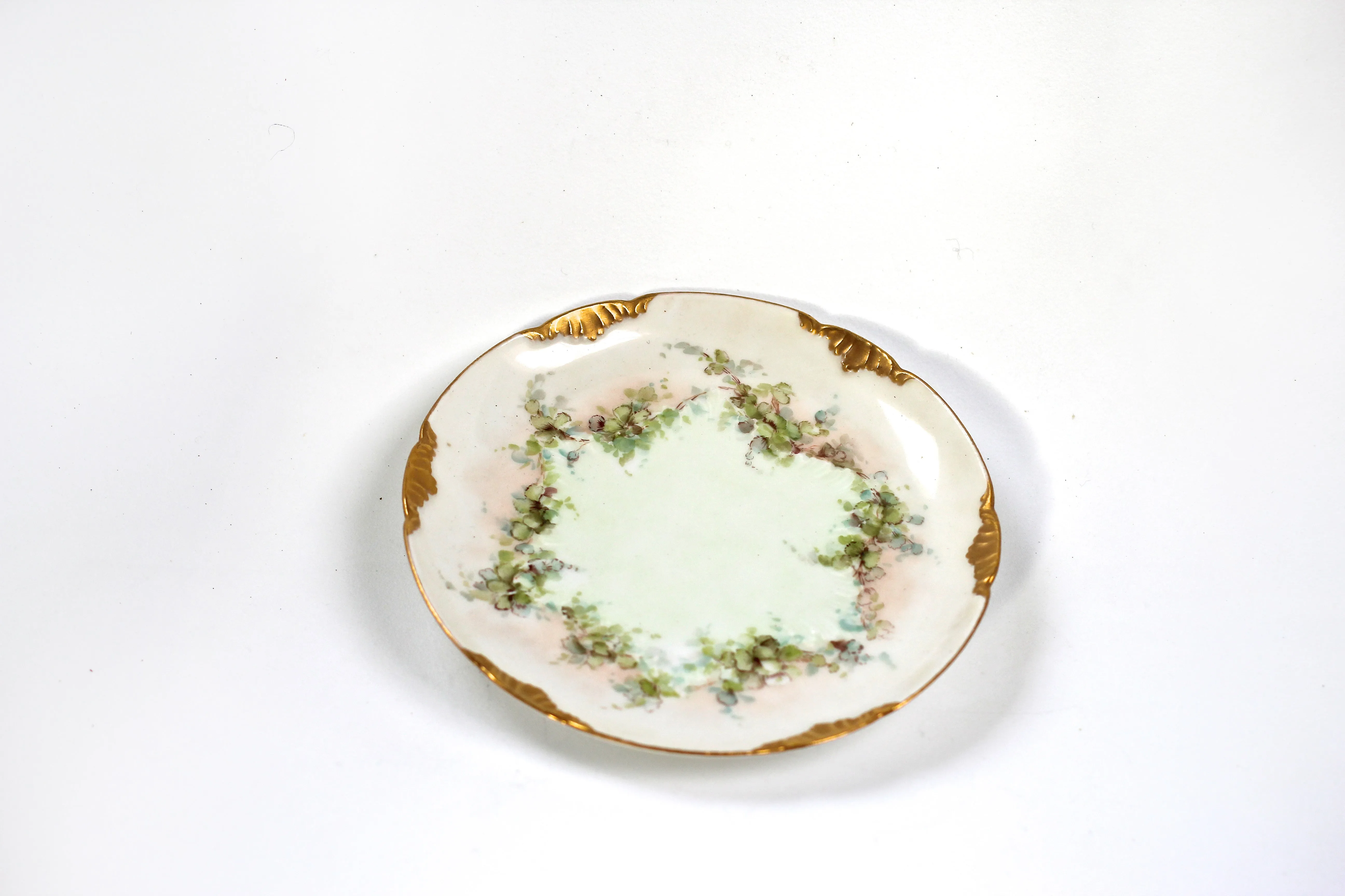 CFH GDM Leaves Porcelain Dish
