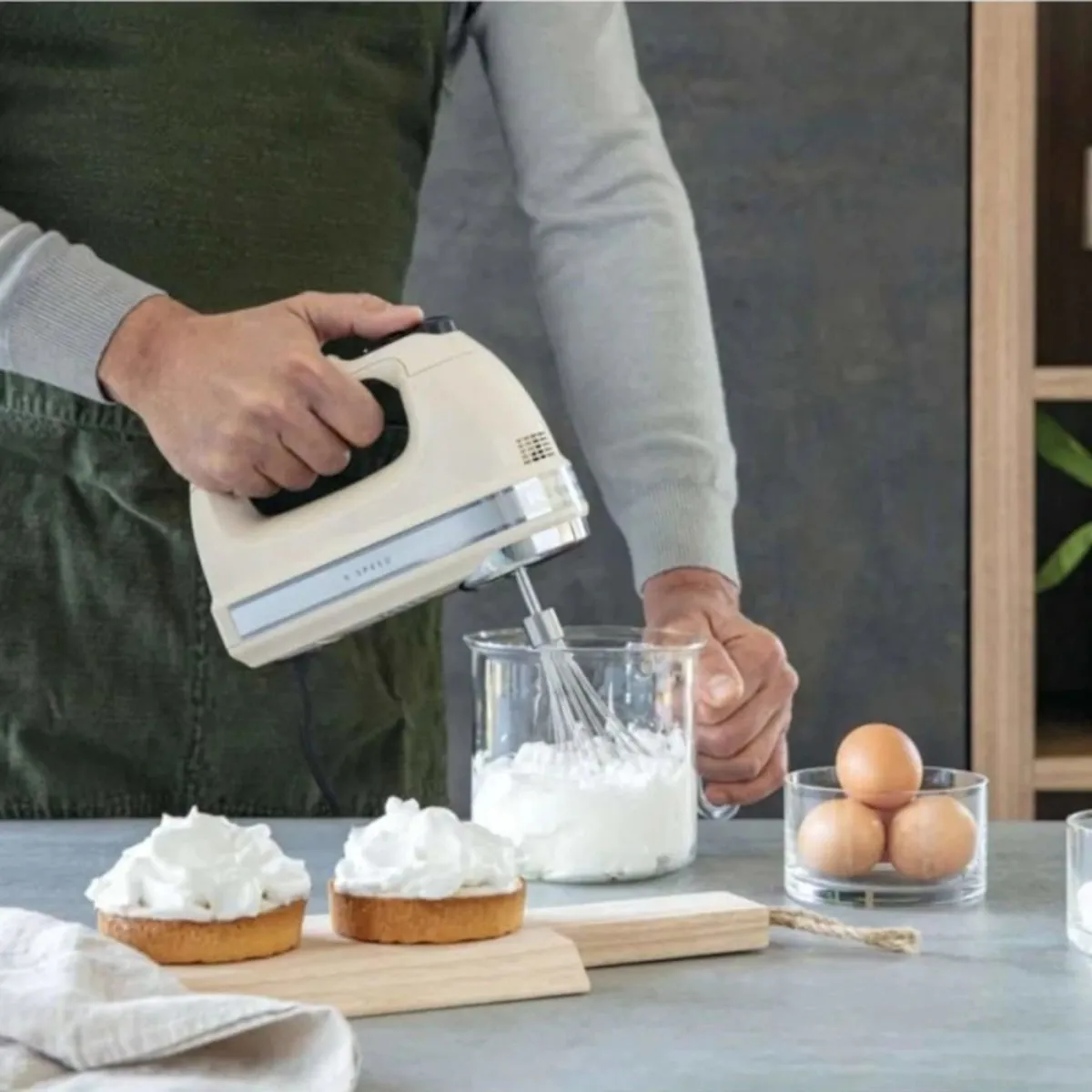 KitchenAid KHM926 Artisan 9 Speed Hand Mixer Almond Cream