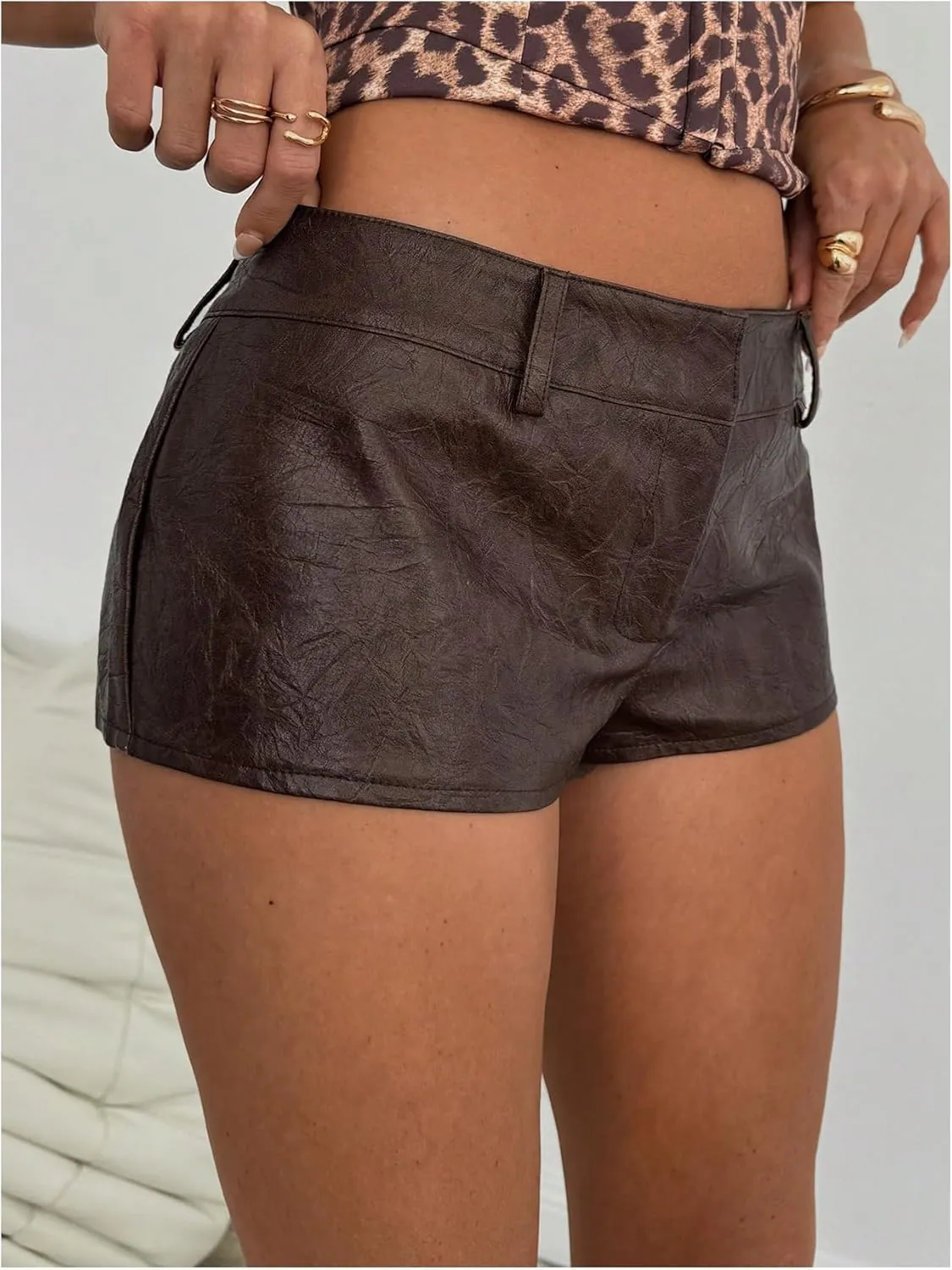 SOLY HUX Women's PU Leather Shorts Retro Straight Leg Party Music Festival Mini Shorts